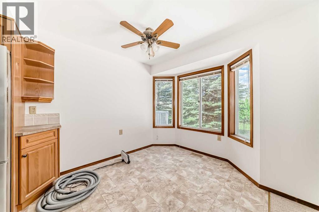 36 Woodside Close NW — photo 8
