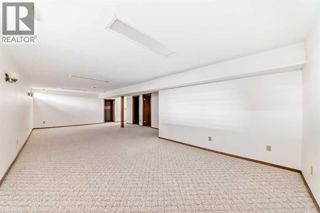 36 Woodside Close NW — photo 33