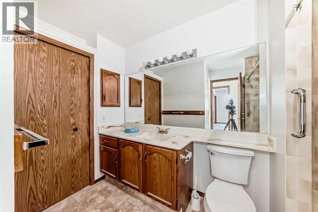 main floor 4pce bath