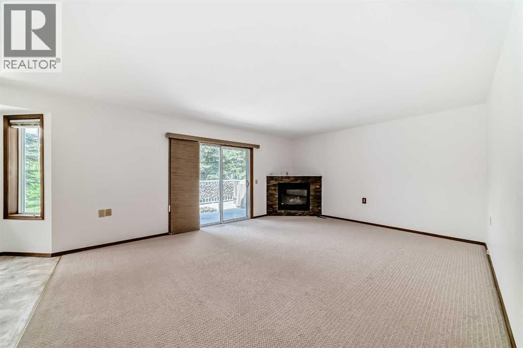 36 Woodside Close NW — photo 11