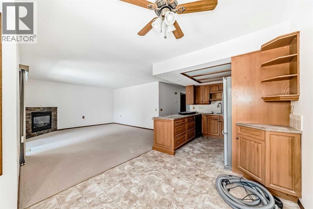 36 Woodside Close NW — photo 9