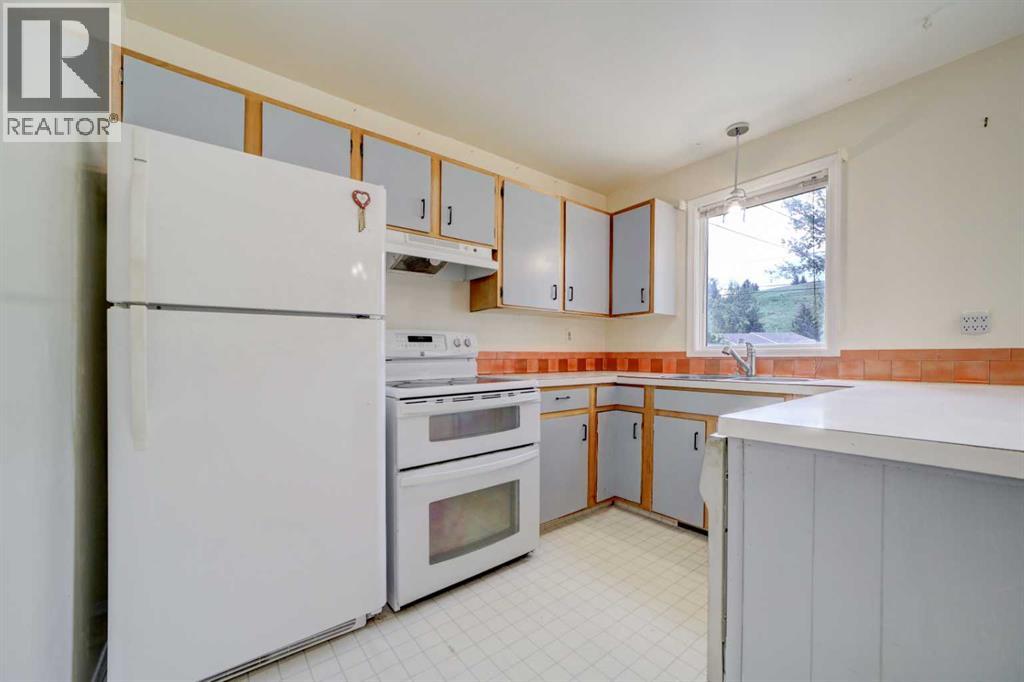 461 Main Street — photo 15