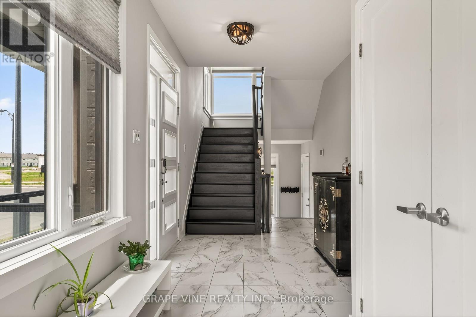3 Bed, 5 Bath House for Sale in Ottawa – 4802 ABBOTT STREET E, Ottawa – MLS# X13434970 - Image 19