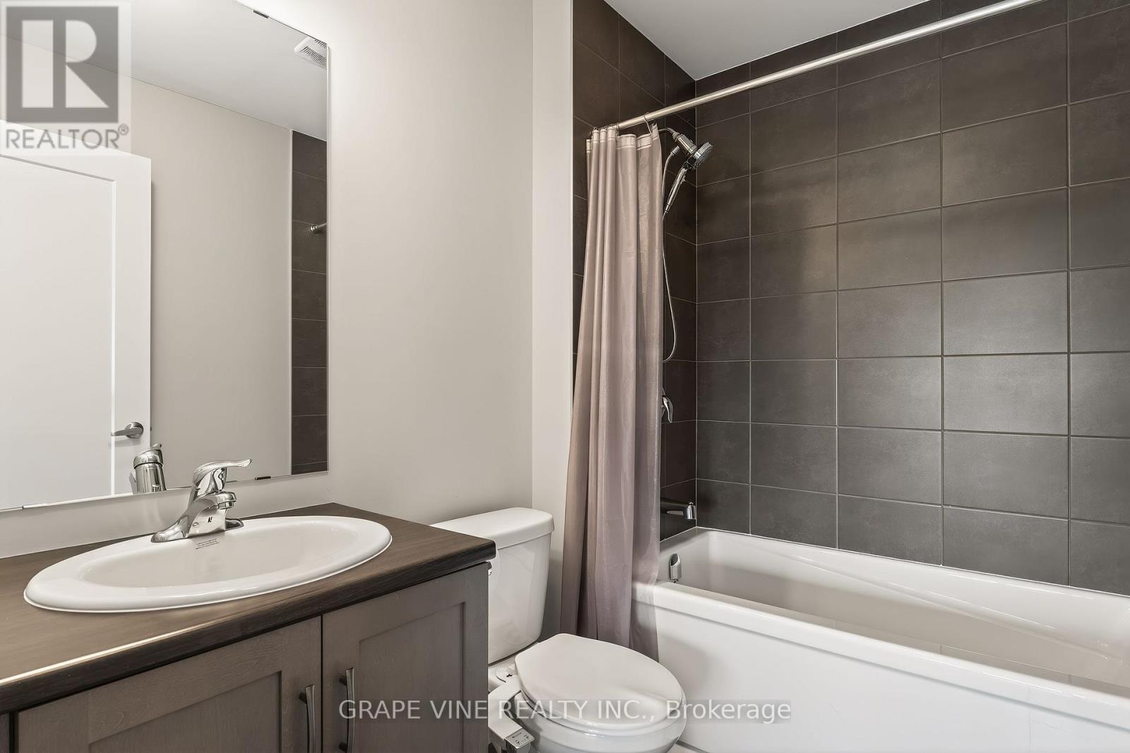 3 Bed, 5 Bath House for Sale in Ottawa – 4802 ABBOTT STREET E, Ottawa – MLS# X13434970 - Image 23