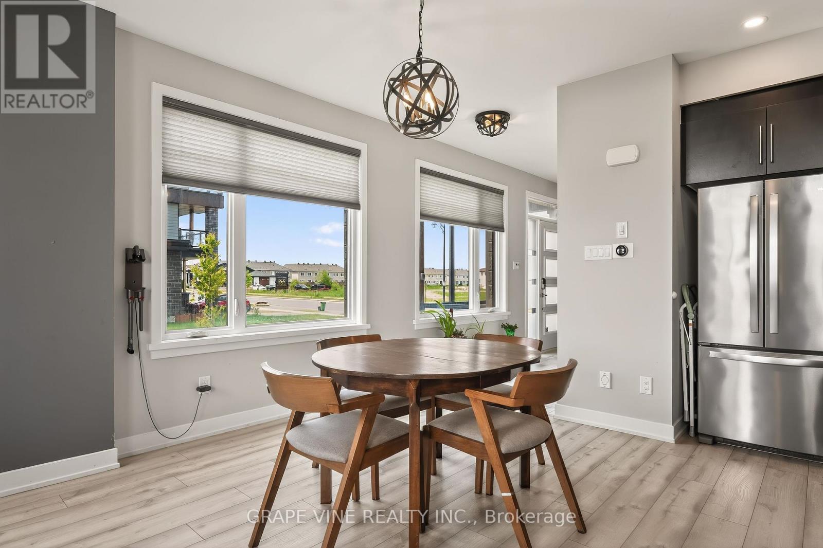 3 Bed, 5 Bath House for Sale in Ottawa – 4802 ABBOTT STREET E, Ottawa – MLS# X13434970 - Image 9