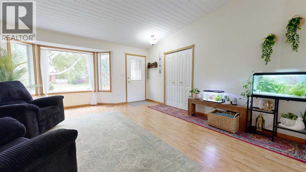 9413 64 Avenue - photo 5