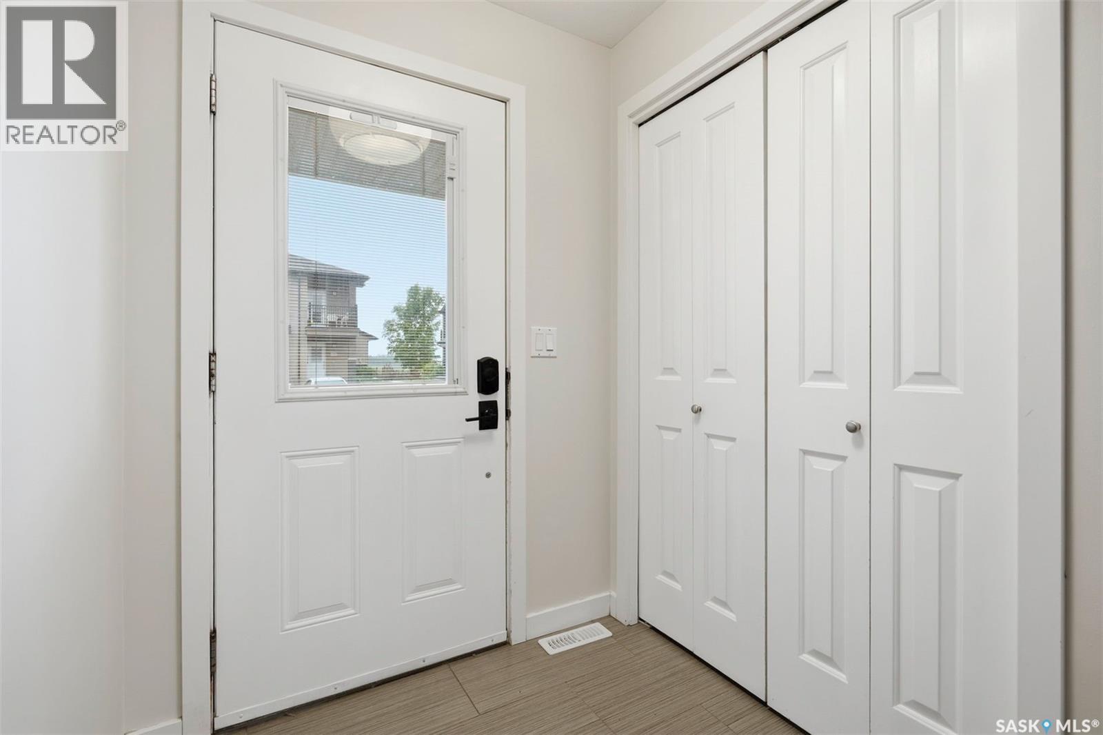 409 1015 Patrick CRESCENT - photo 4