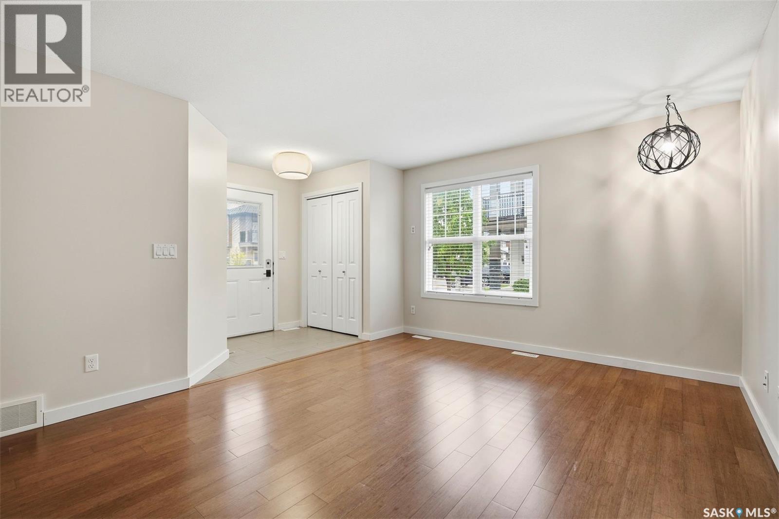 409 1015 Patrick CRESCENT — photo 7