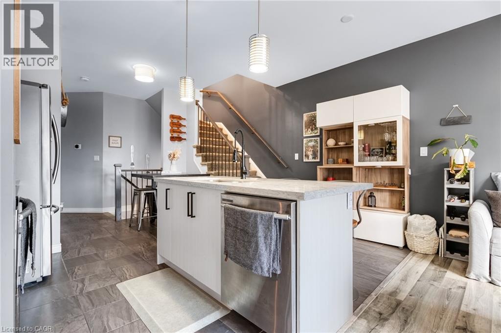 688 DUNN Avenue - 10