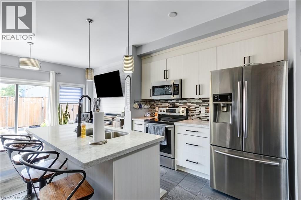 688 DUNN Avenue - 11