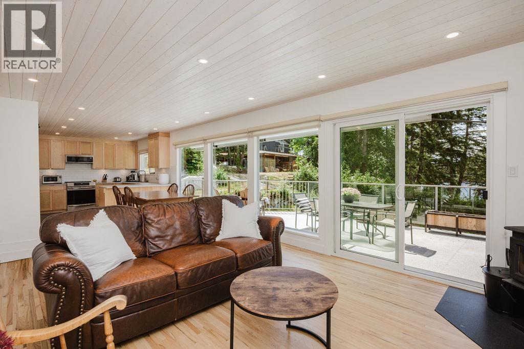 5079 ELLIOT ROAD, Pender Harbour