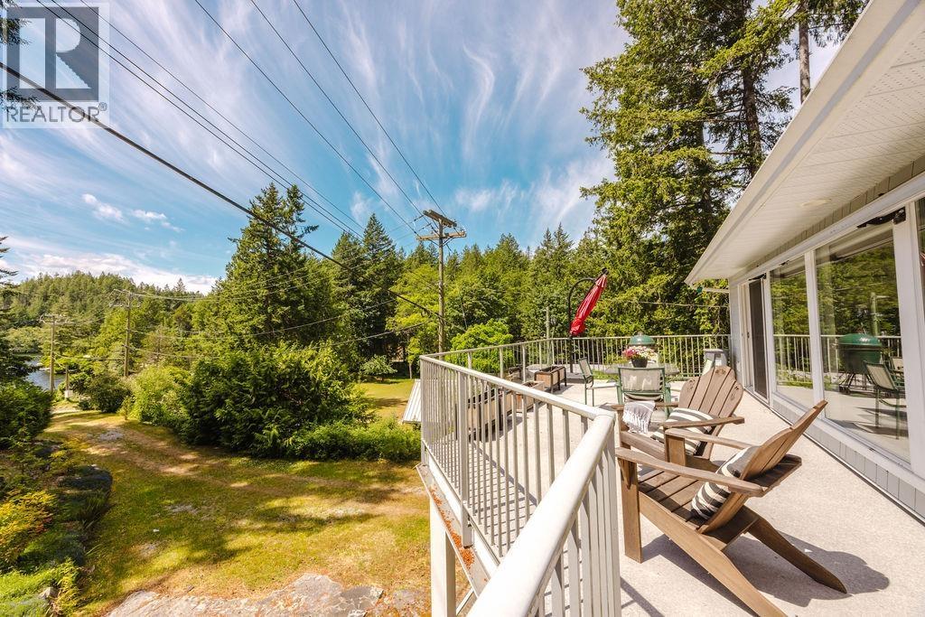 5079 ELLIOT ROAD, Pender Harbour