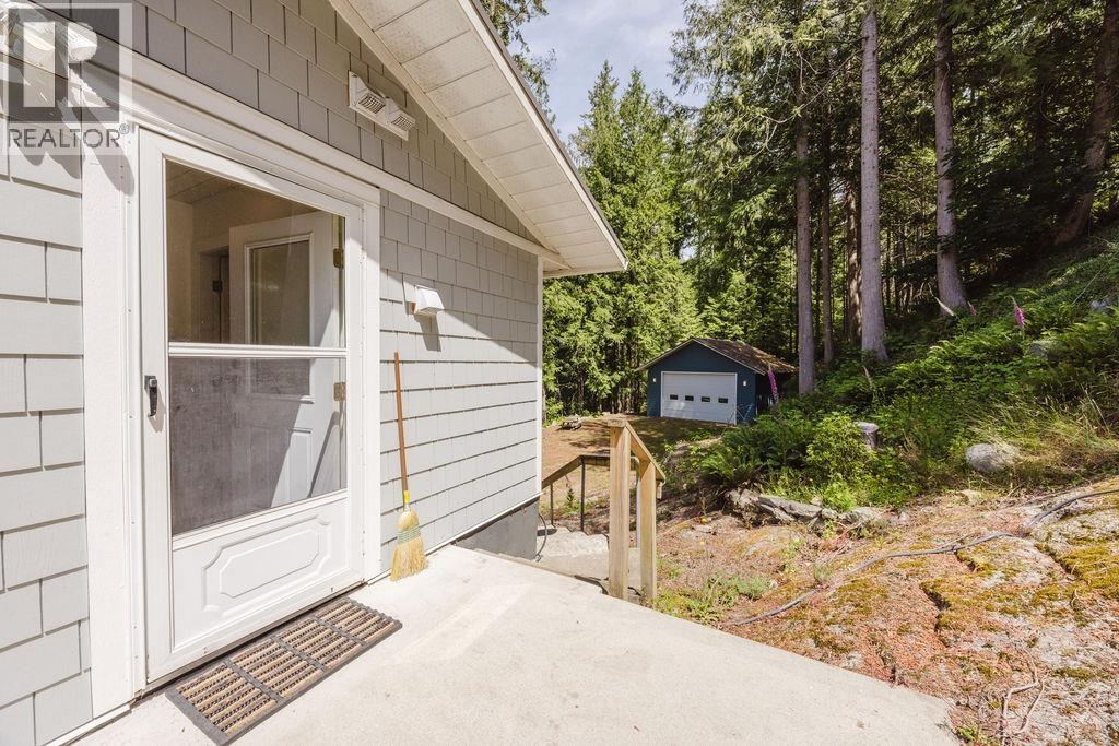 5079 ELLIOT ROAD, Pender Harbour