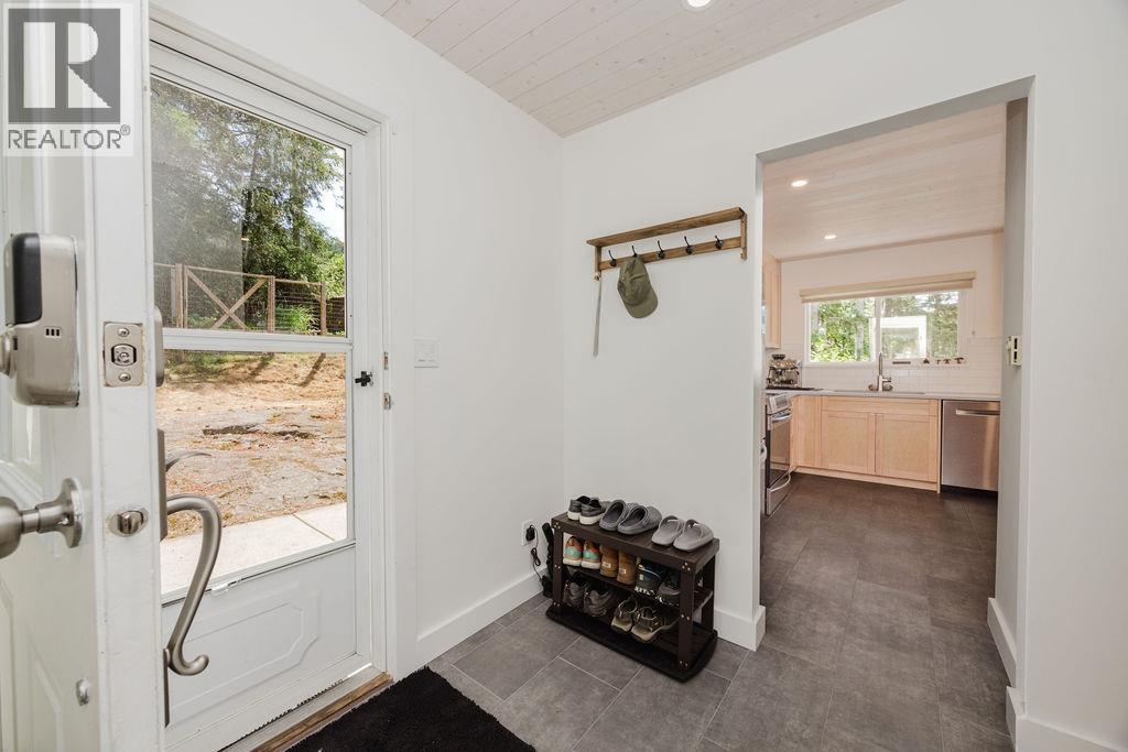5079 ELLIOT ROAD, Pender Harbour
