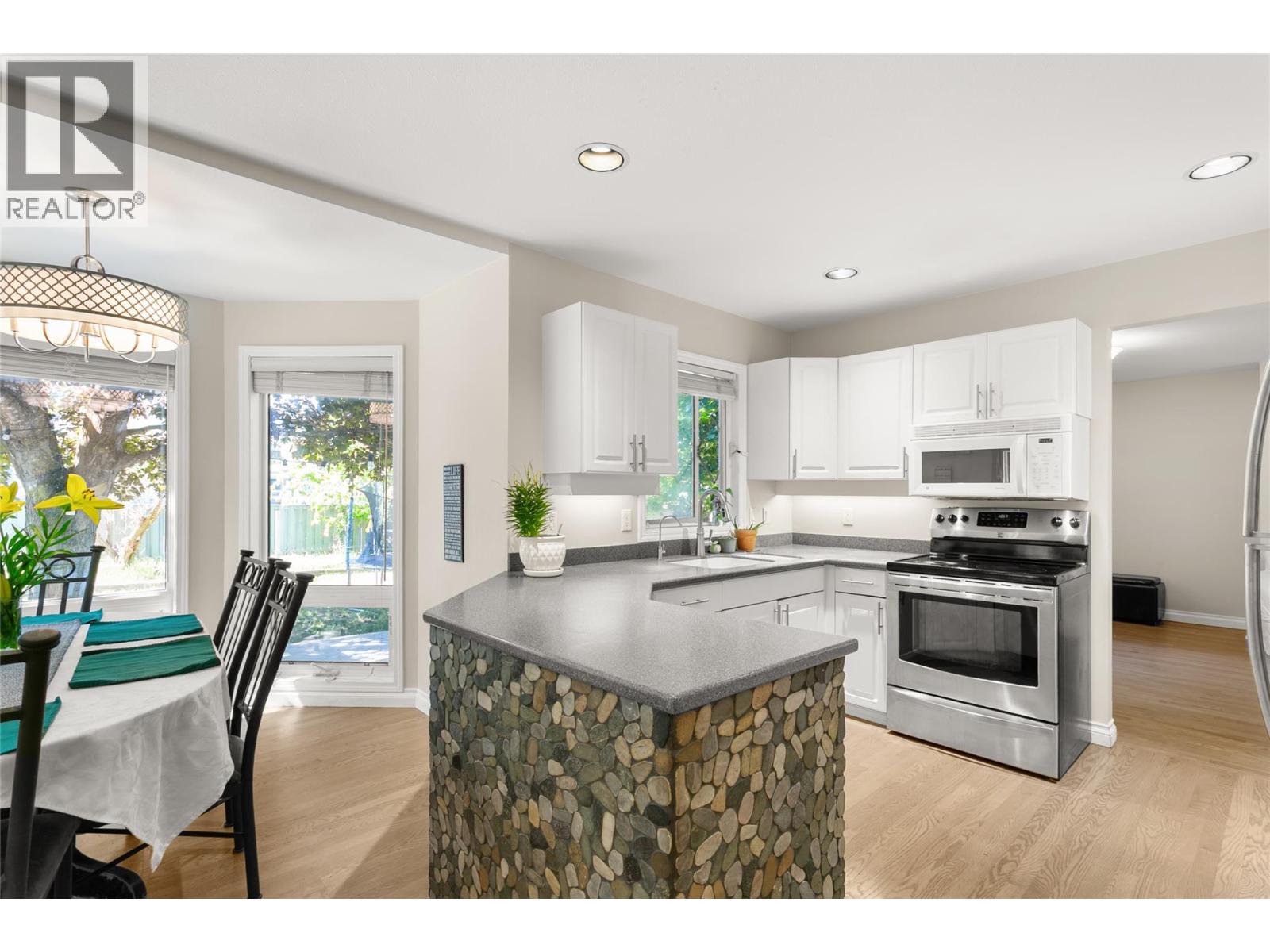 515 Sarsons Road - 9