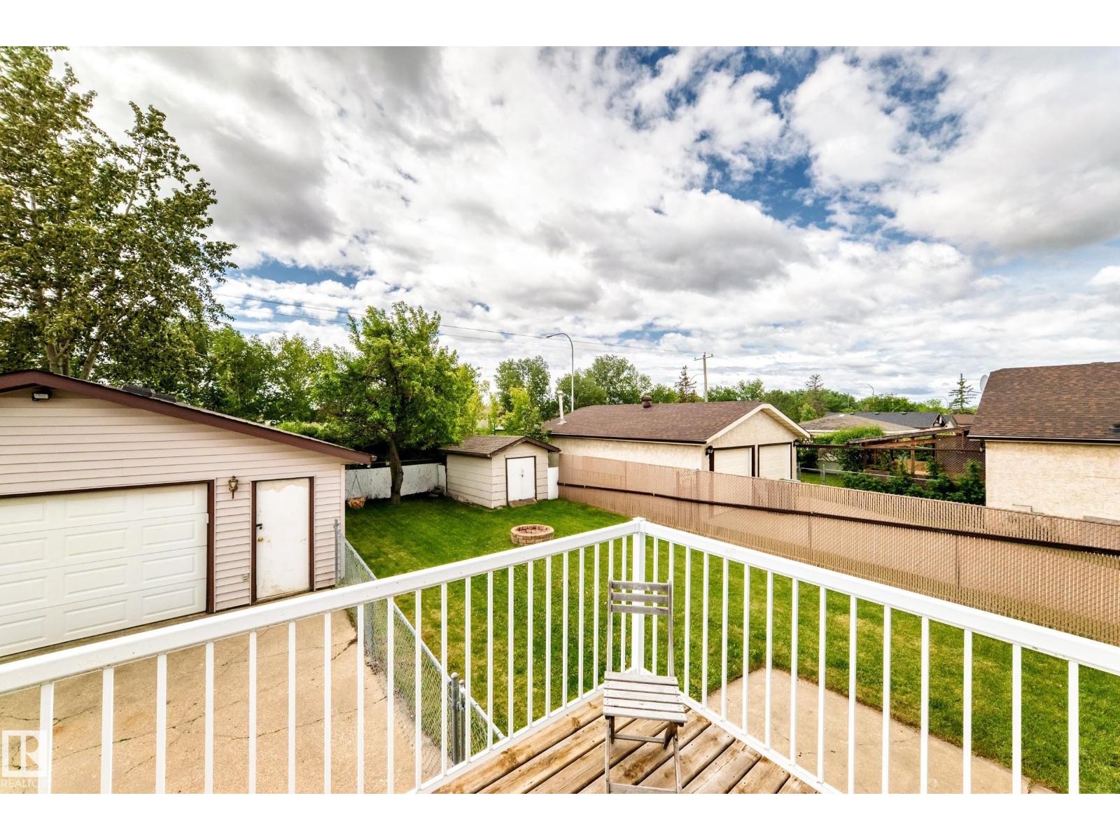 3909 39 AV — photo 23