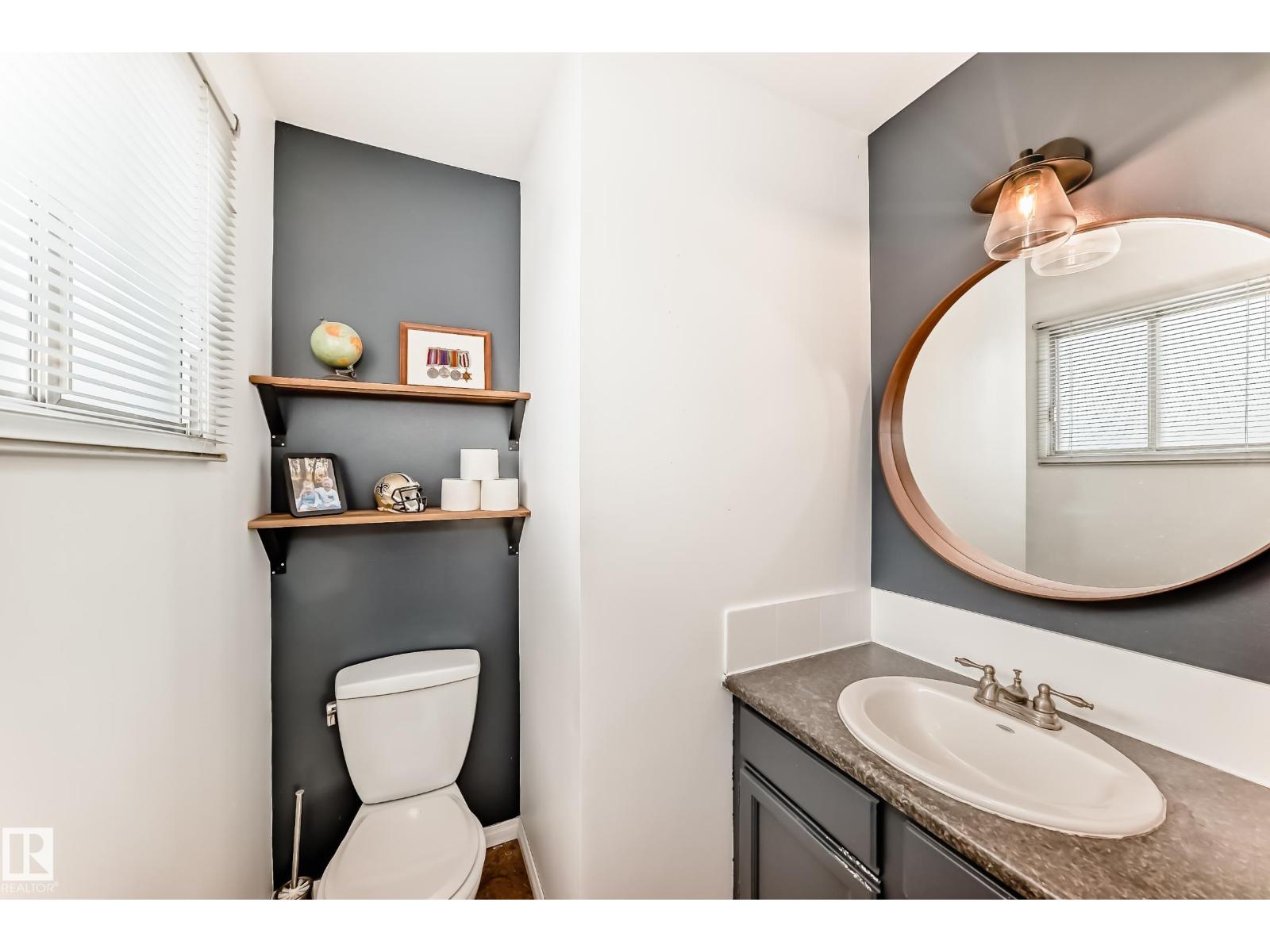 3909 39 AV — photo 29
