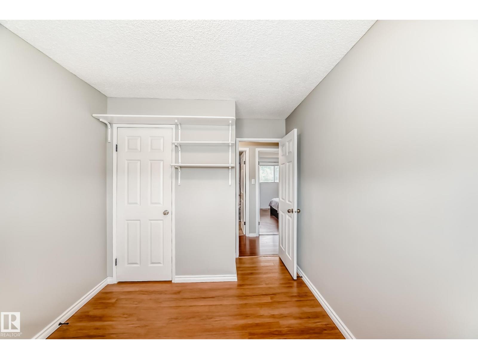 3909 39 AV — photo 33