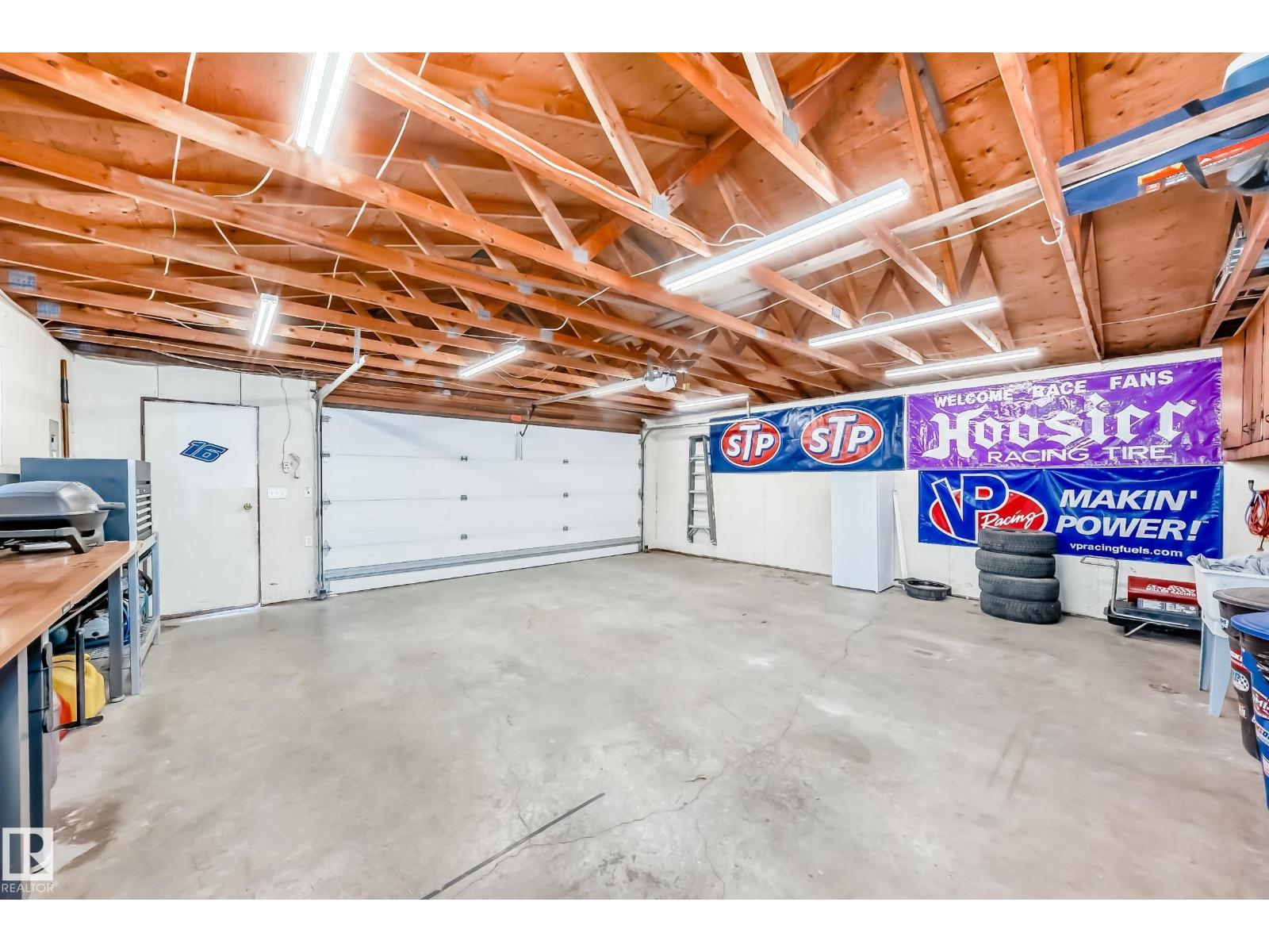 3909 39 AV — photo 53