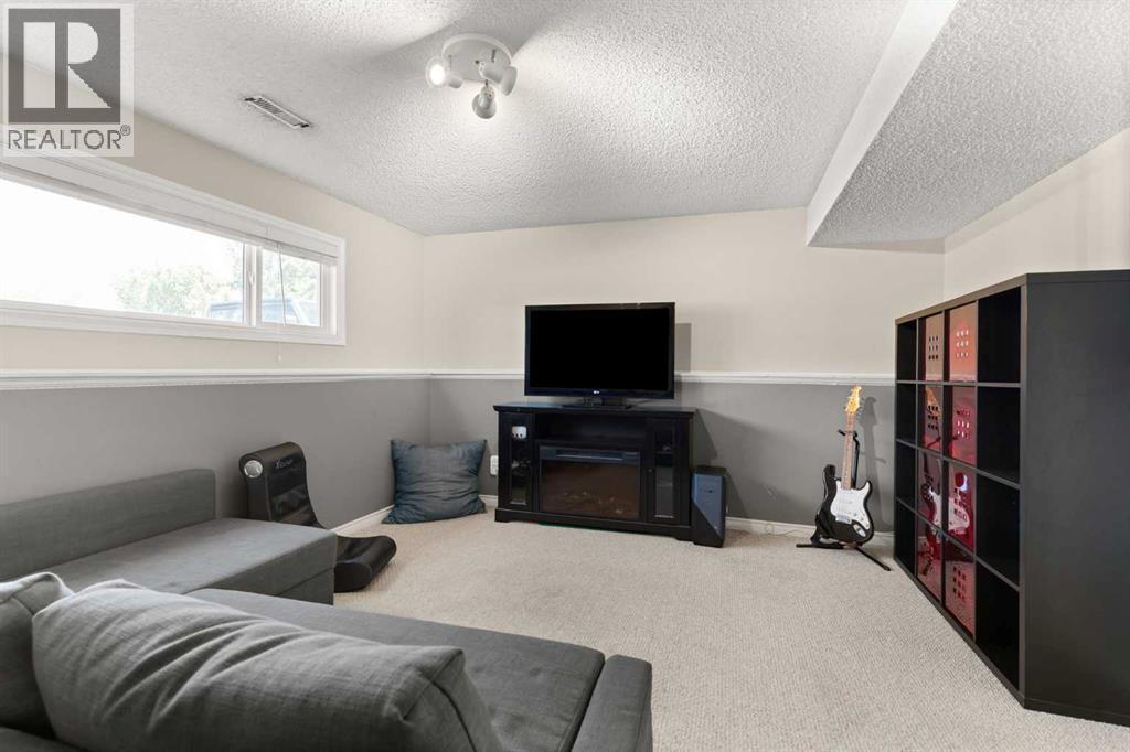 456 Sissons Crescent SE — photo 17