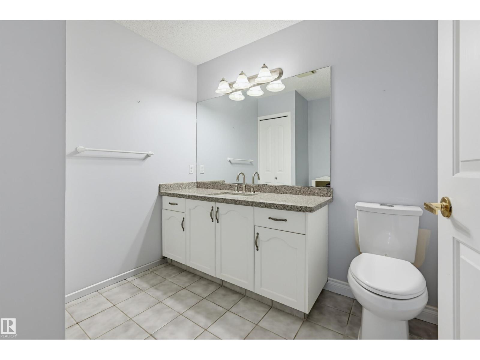 11107 98 AV NW - 29