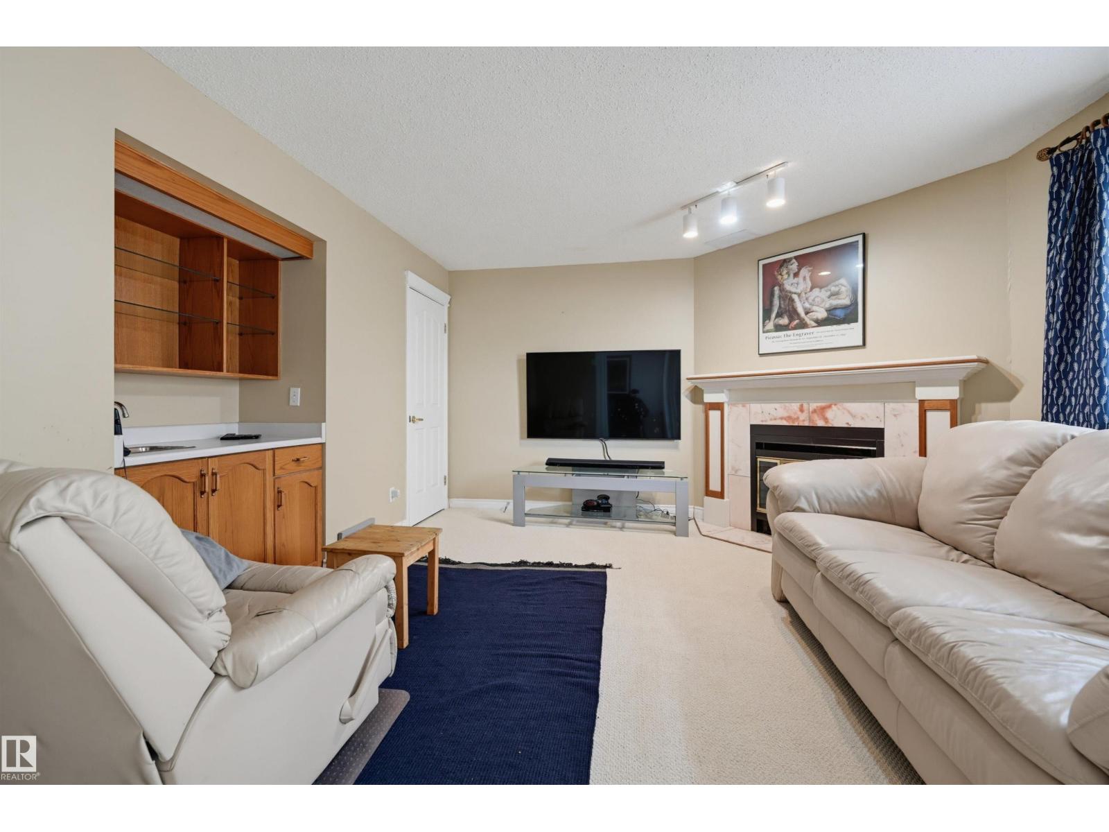 11107 98 AV NW - 31