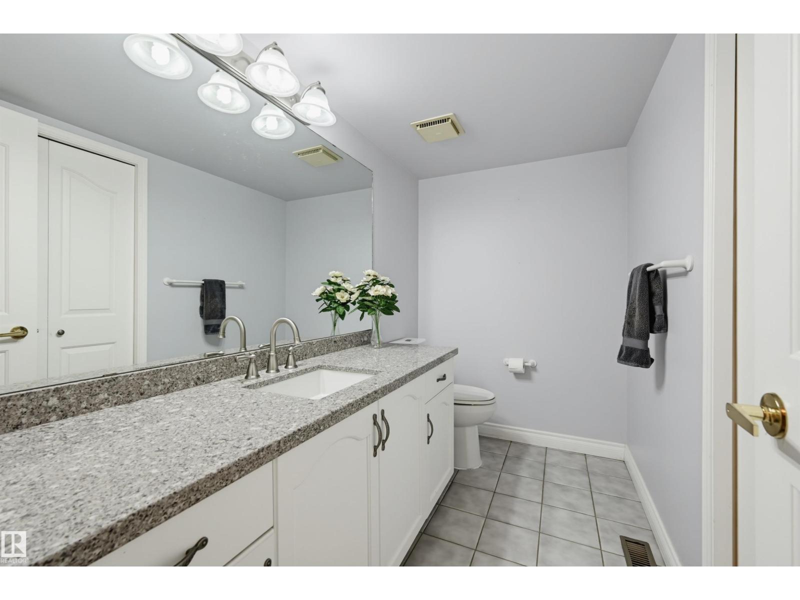 11107 98 AV NW - 34