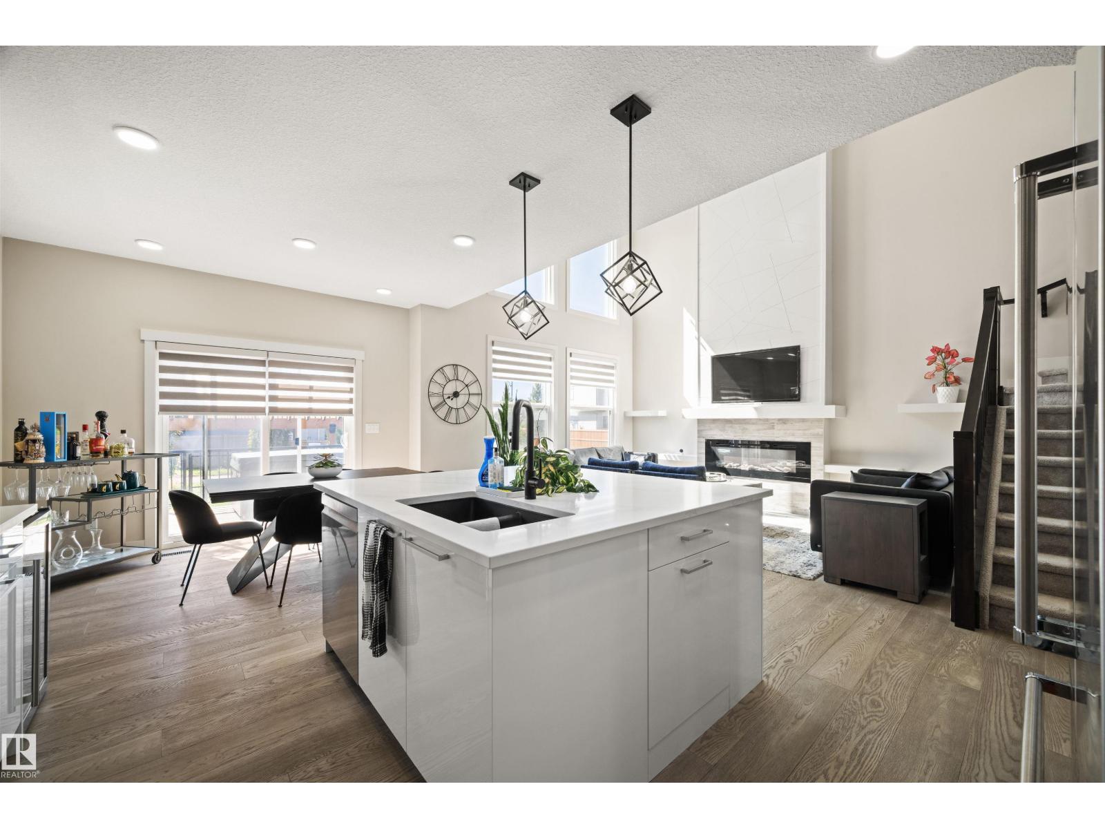 12171 177 AV NW - 10