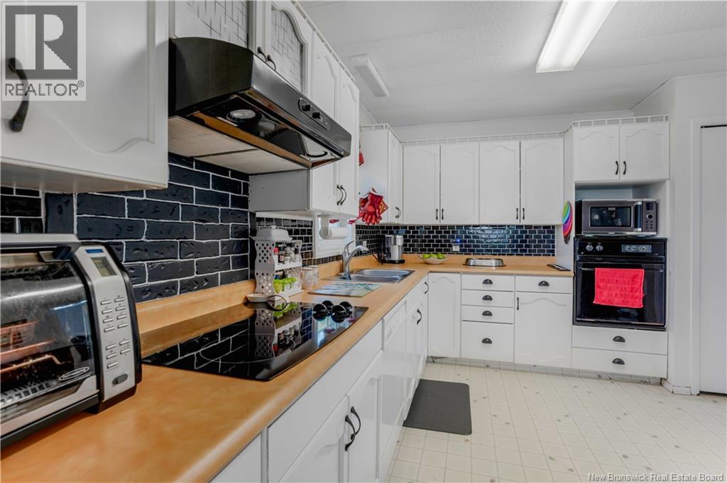 80 Waugh Road - 11