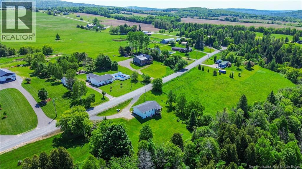 80 Waugh Road - 32