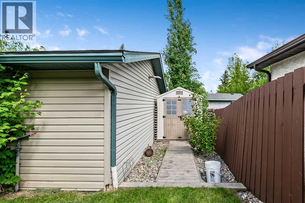 12 Robinson Drive — photo 47