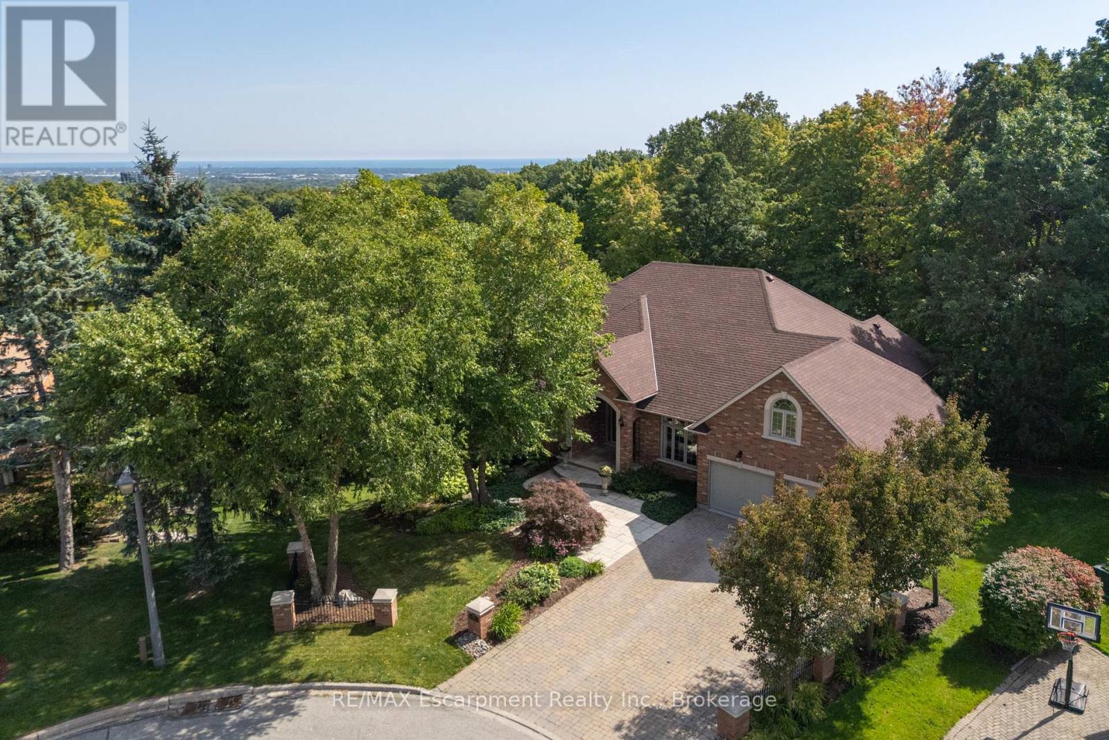 1285 BEAUFORT DRIVE - 36