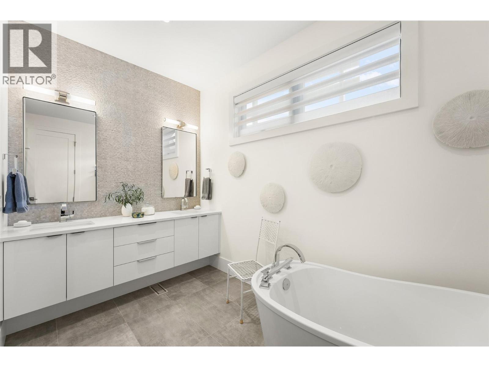 4364 Beach Avenue Unit# 7, Peachland