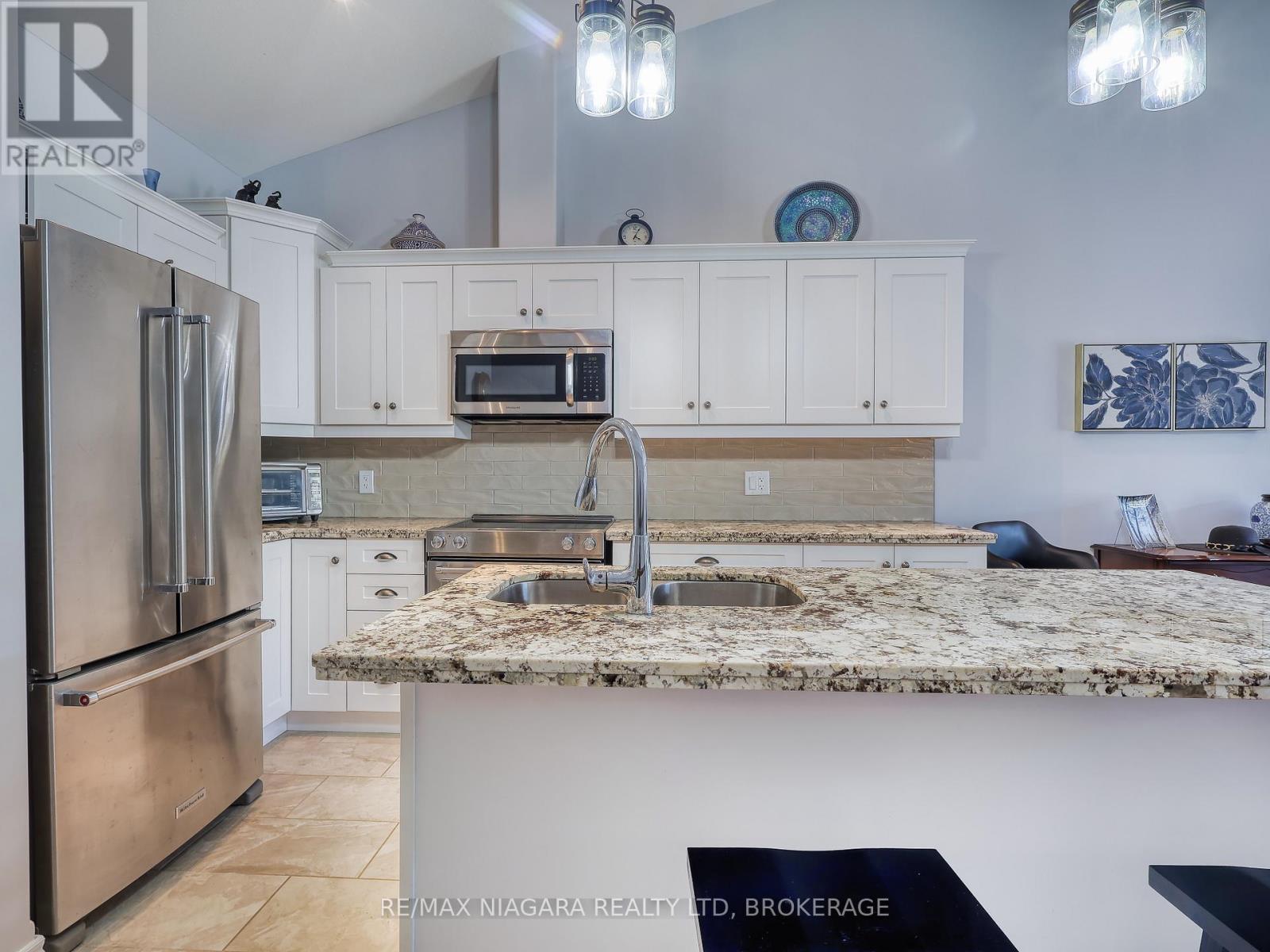 #18 9528 HENDERSHOT BOULEVARD - 21