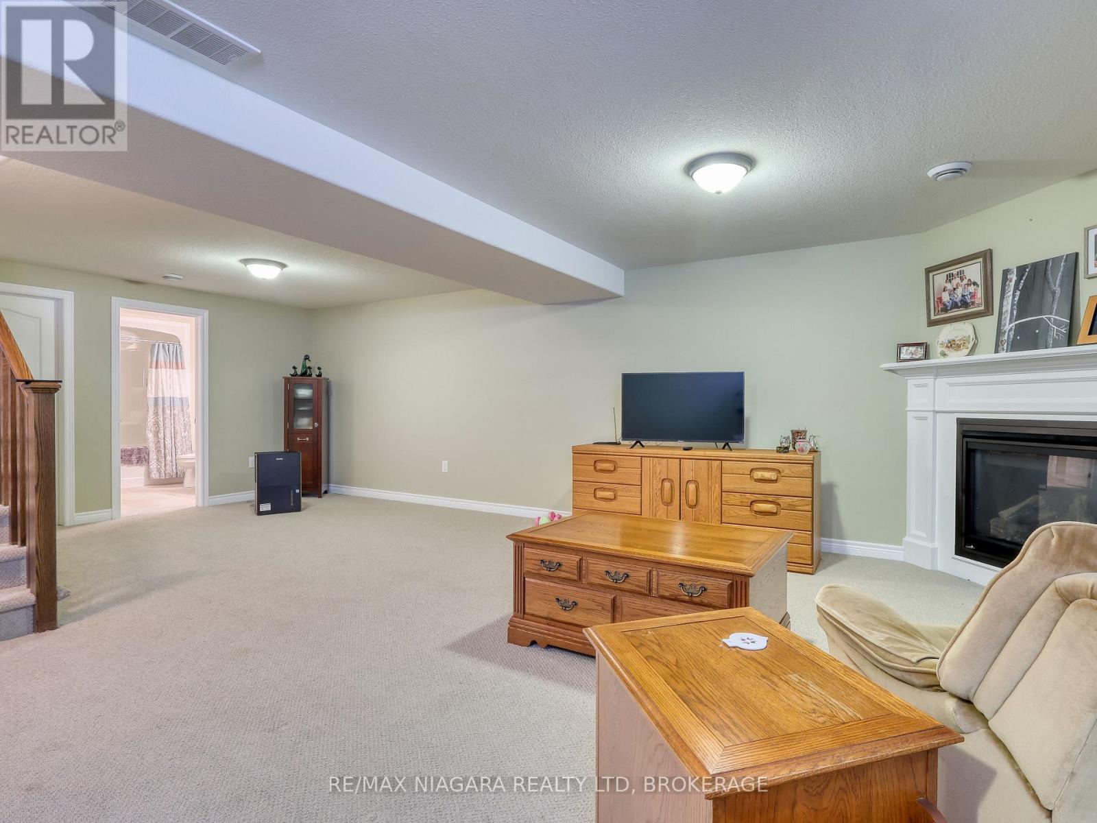 #18 9528 HENDERSHOT BOULEVARD - 30