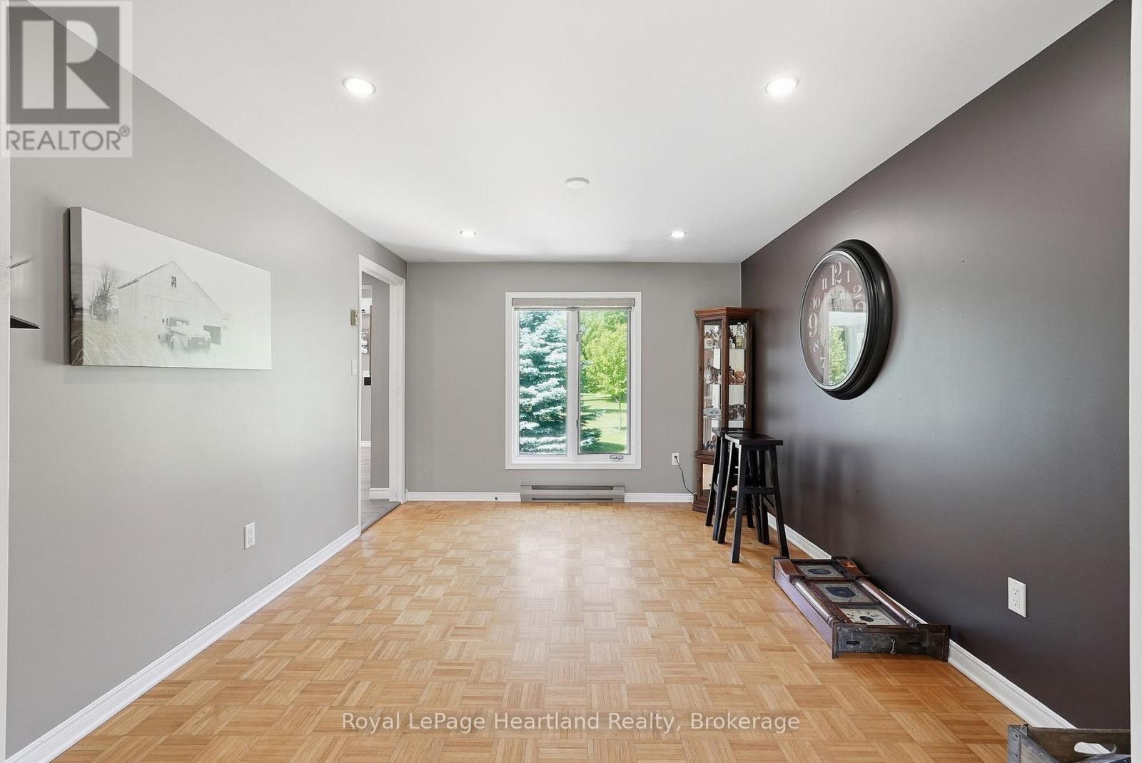 1041 HOWICK STREET - 10