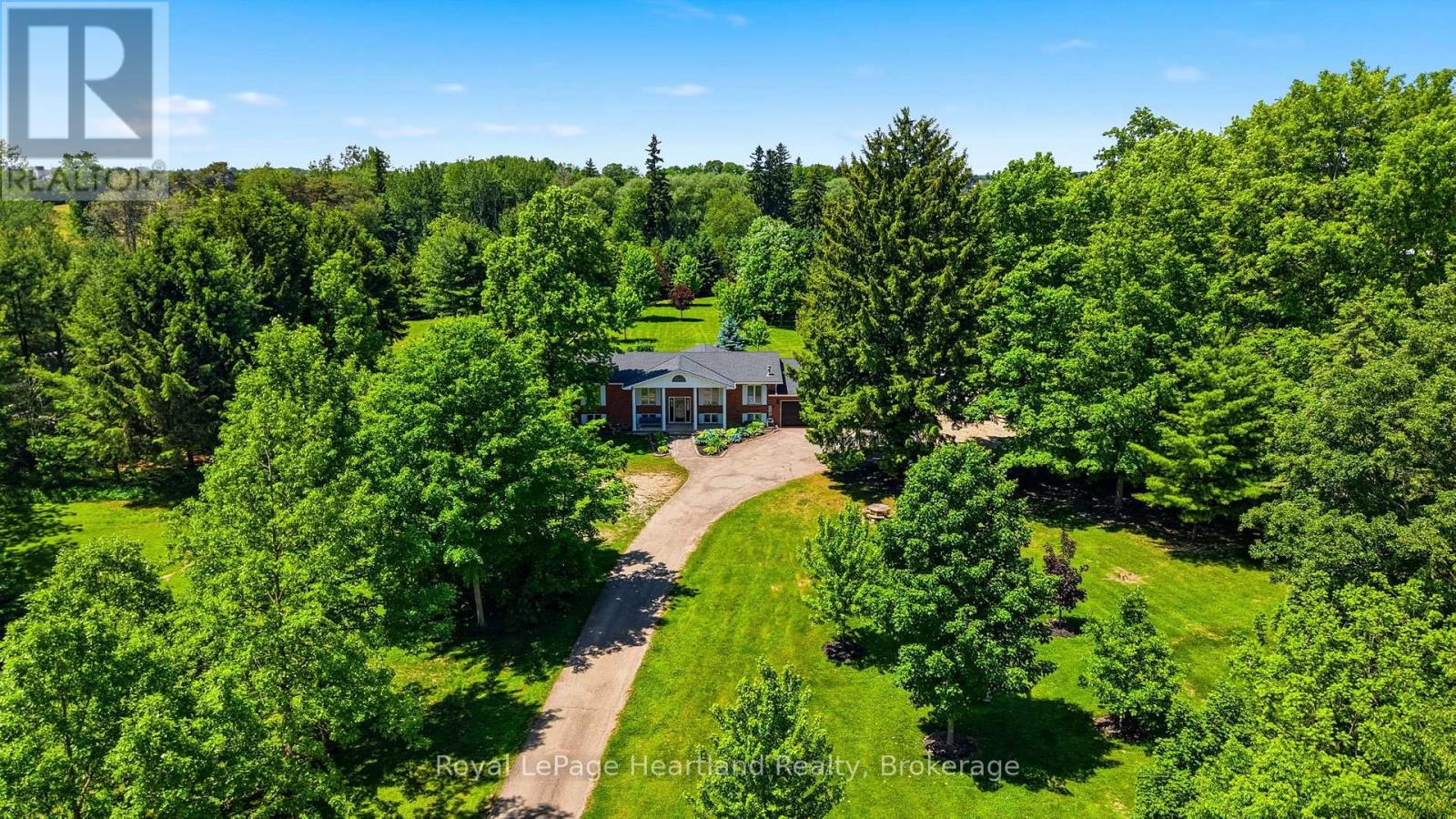 1041 HOWICK STREET - 2