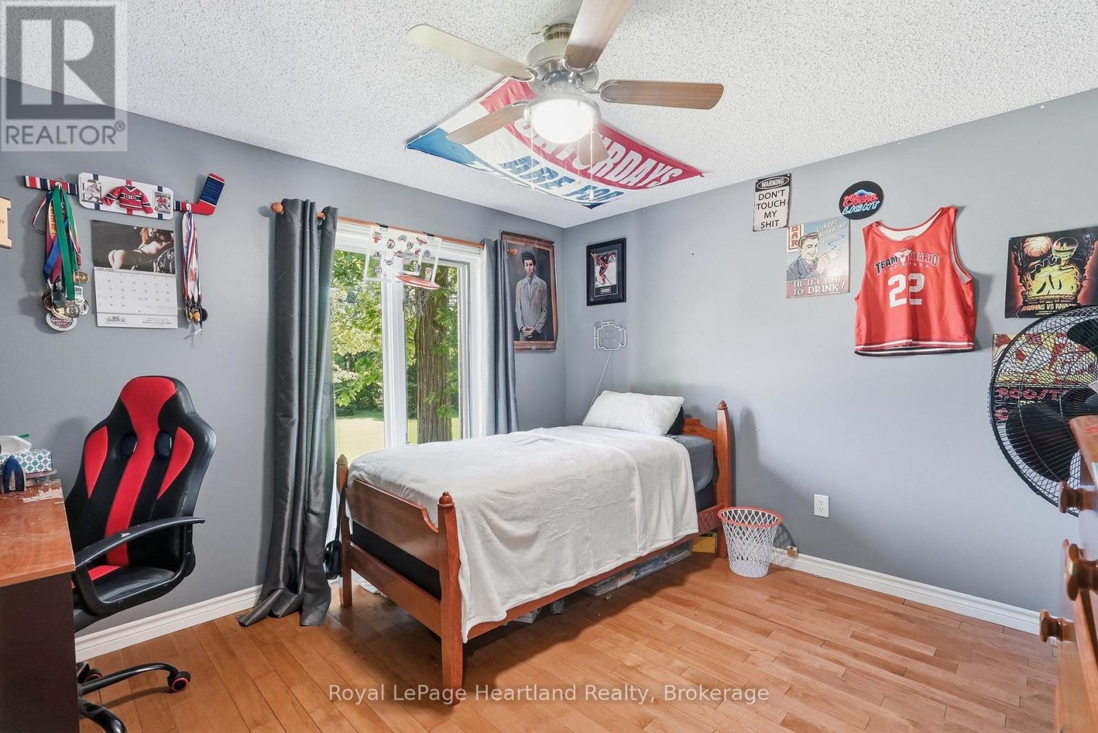 1041 HOWICK STREET - 21