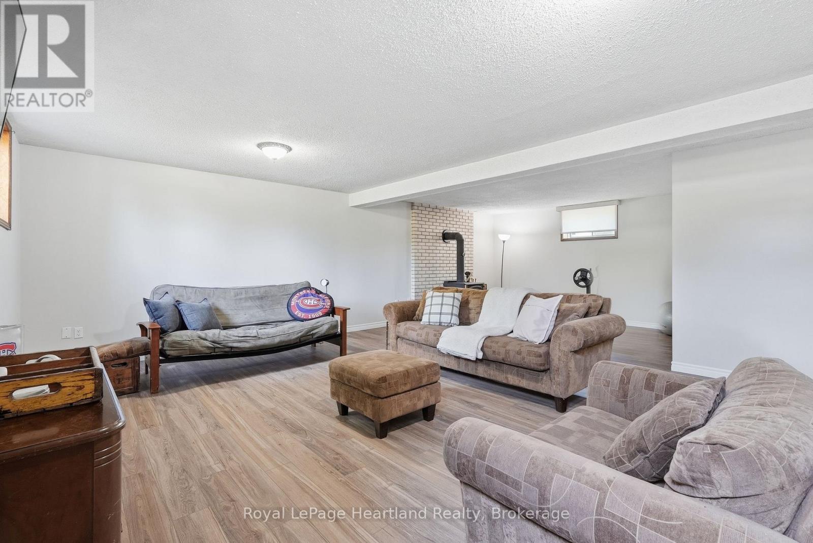 1041 HOWICK STREET - 26