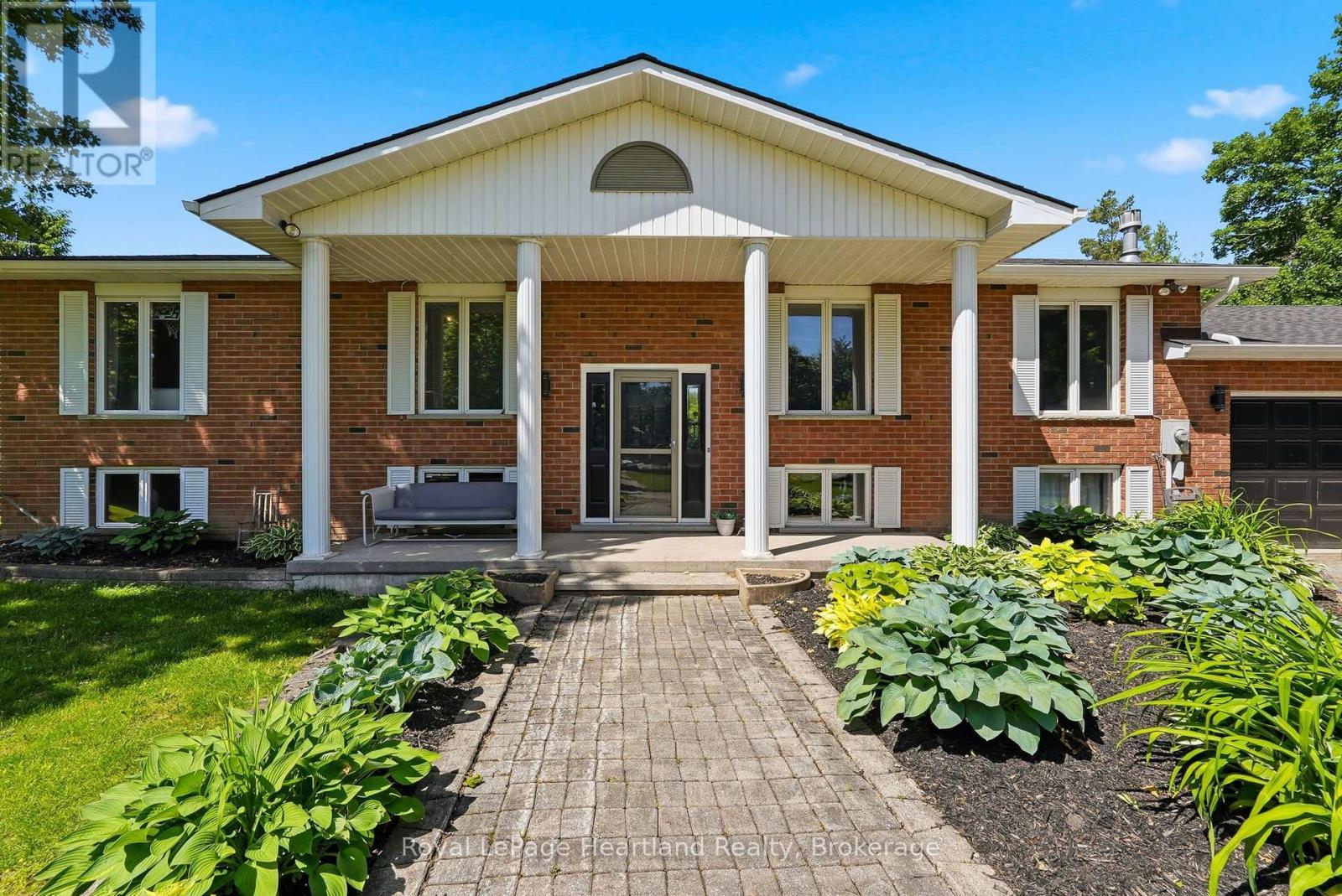 1041 HOWICK STREET - 5