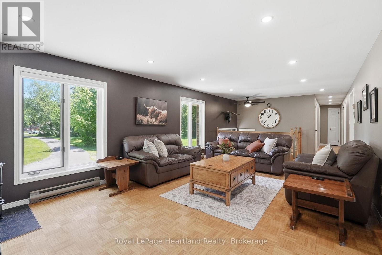 1041 HOWICK STREET - 8
