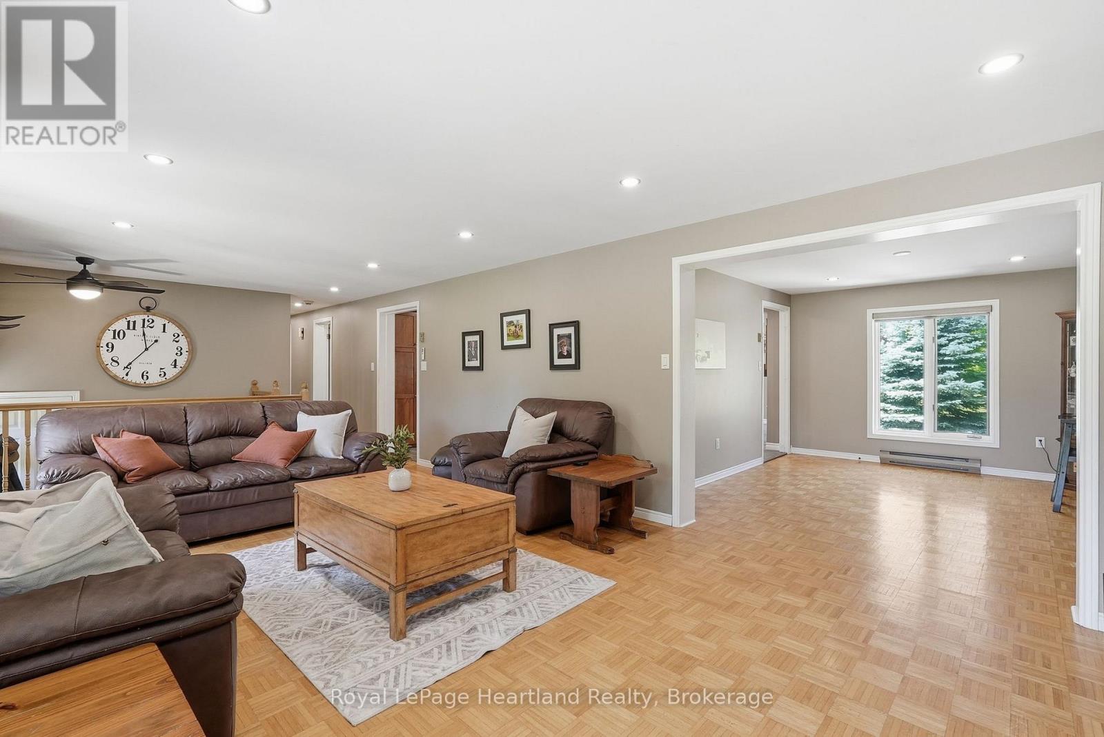 1041 HOWICK STREET - 9