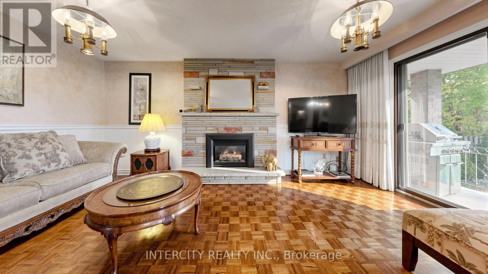 76 SPRUCE AVENUE - 10