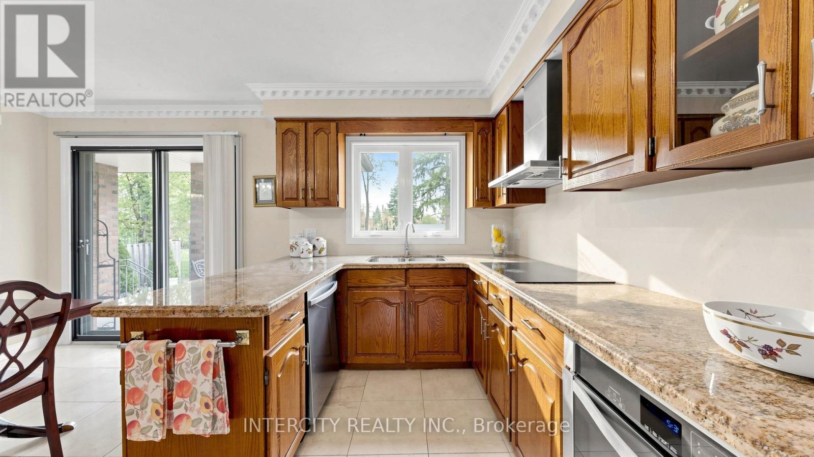 76 SPRUCE AVENUE - 16