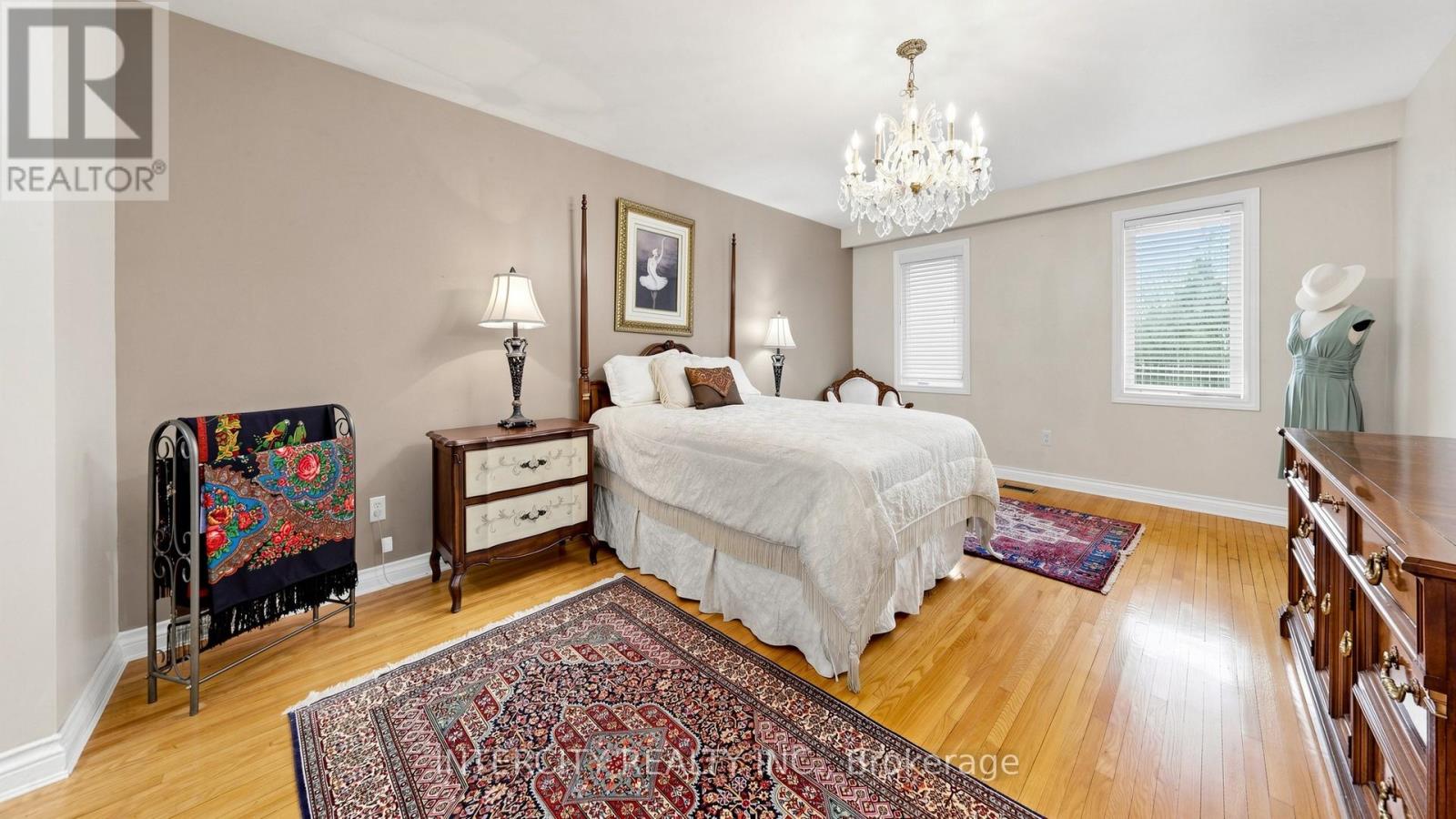 76 SPRUCE AVENUE - 27