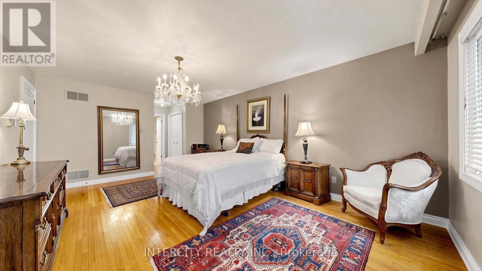 76 SPRUCE AVENUE - 28