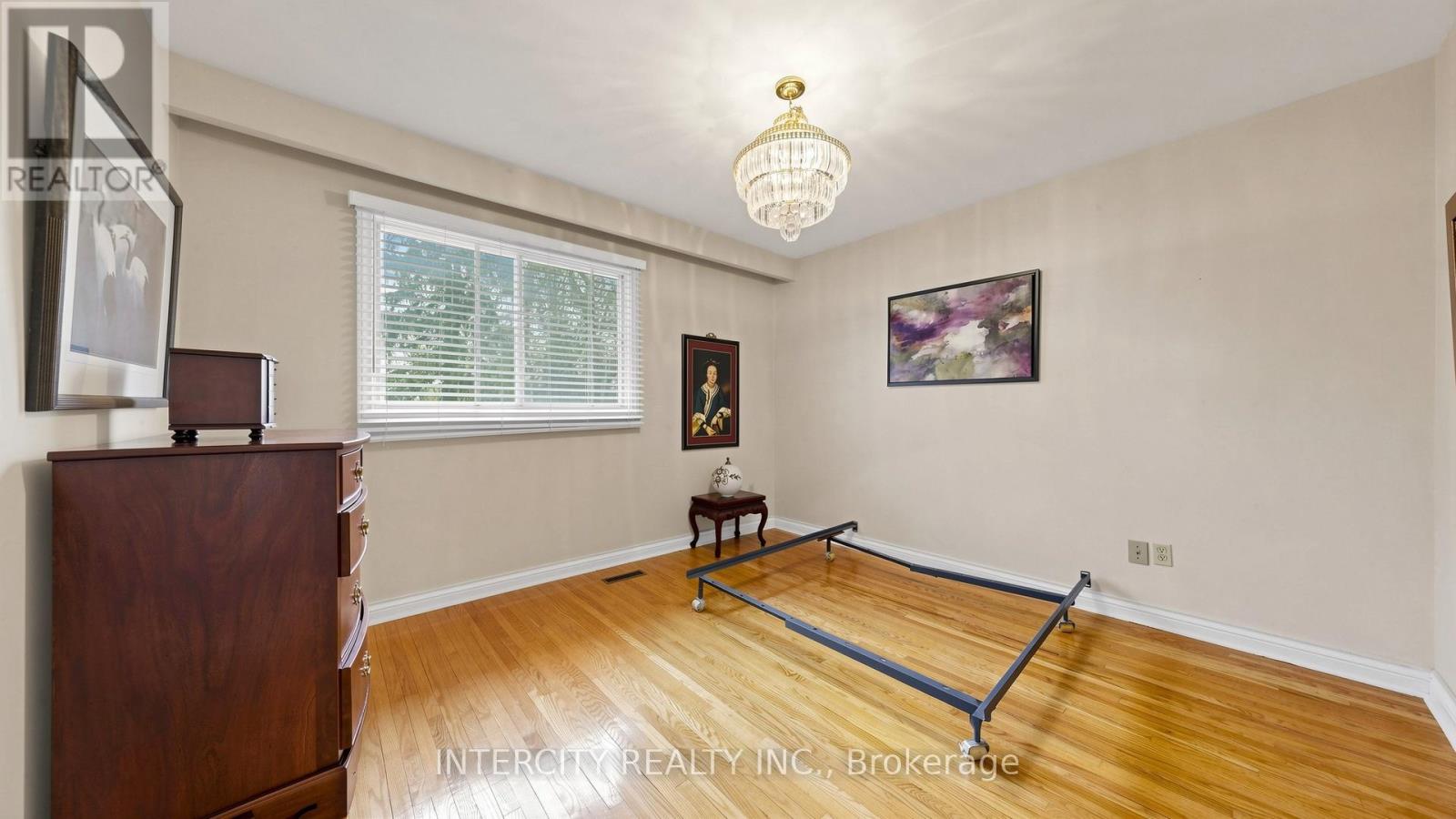 76 SPRUCE AVENUE - 37