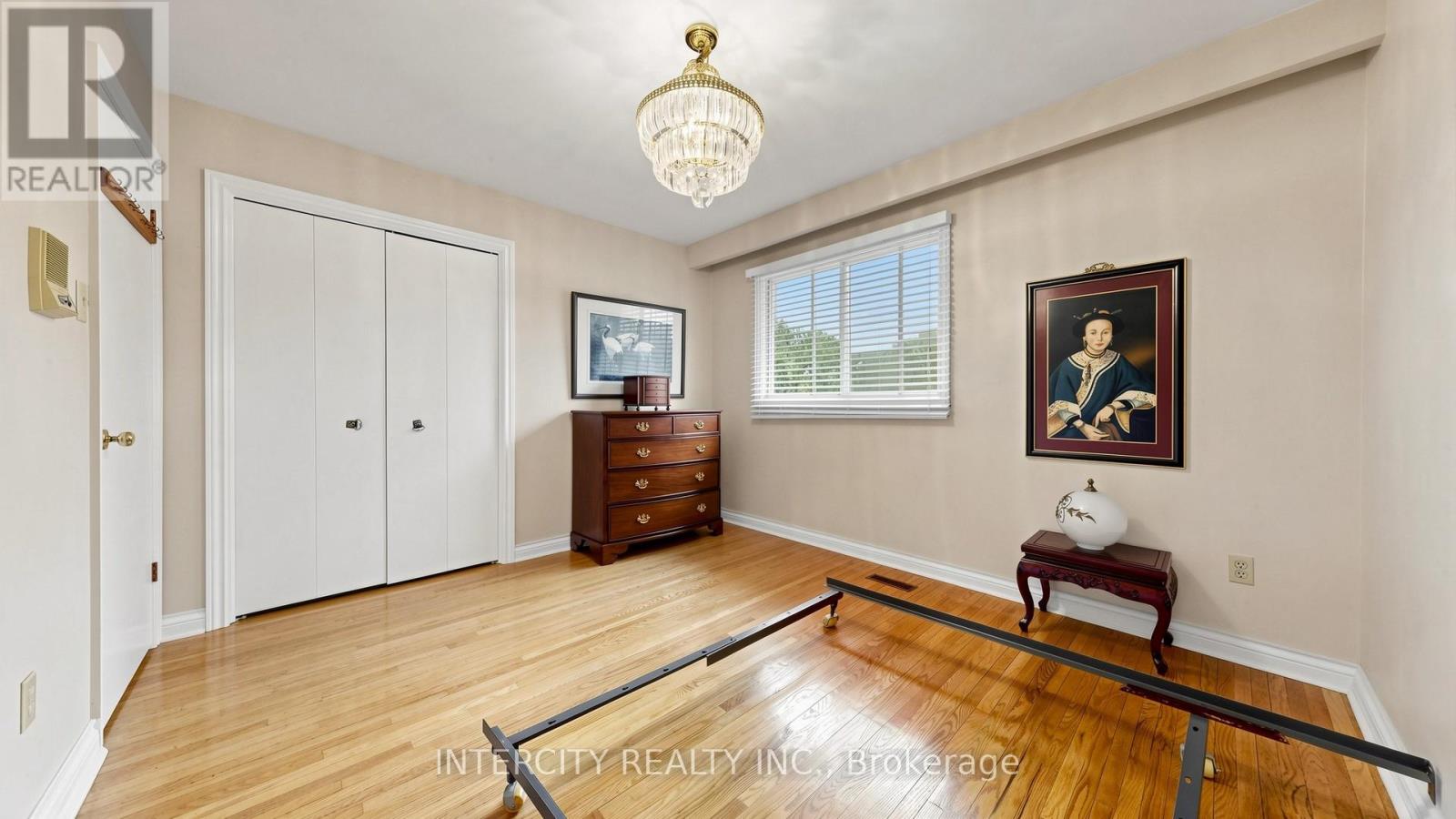 76 SPRUCE AVENUE - 38