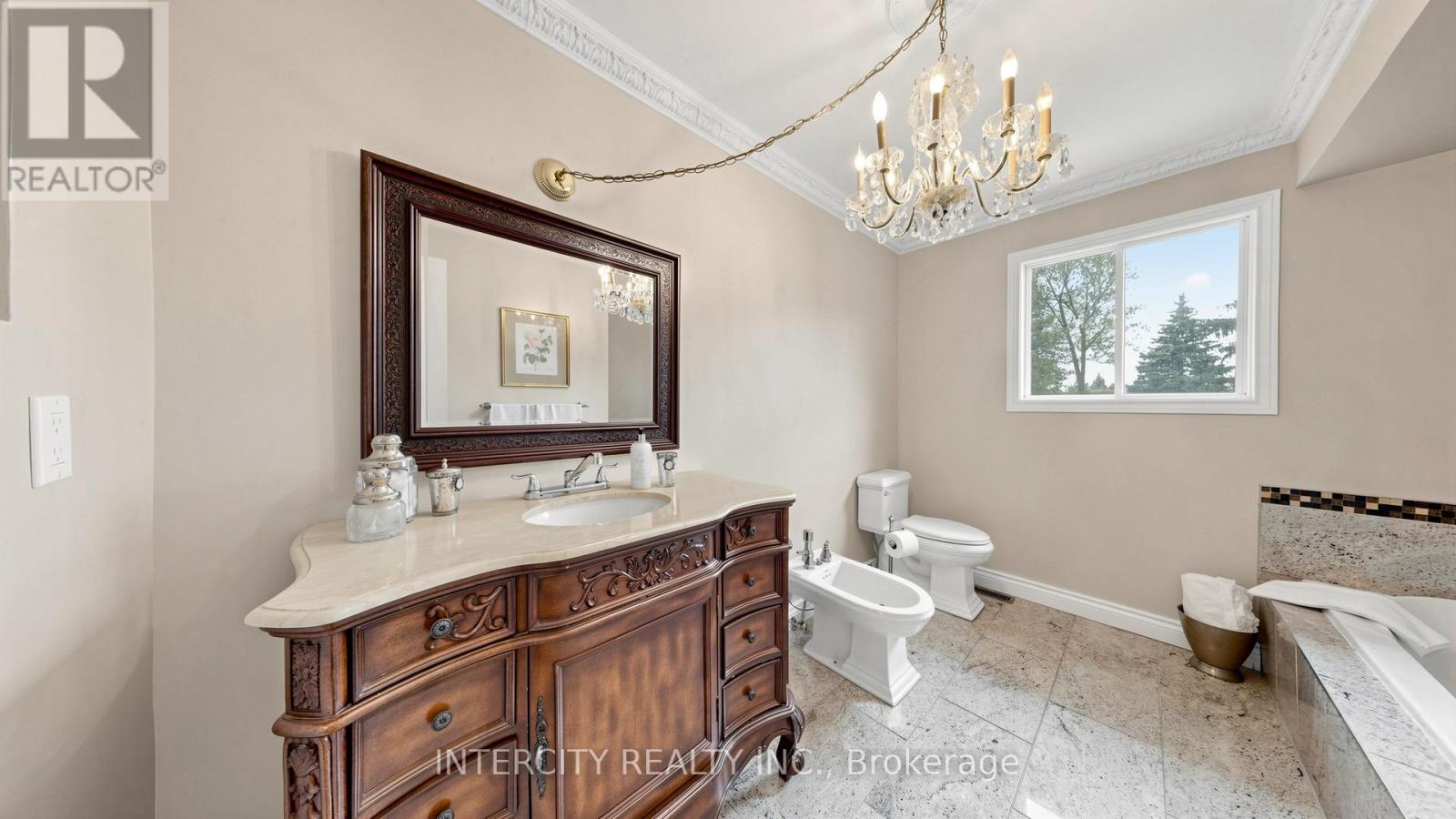 76 SPRUCE AVENUE - 39