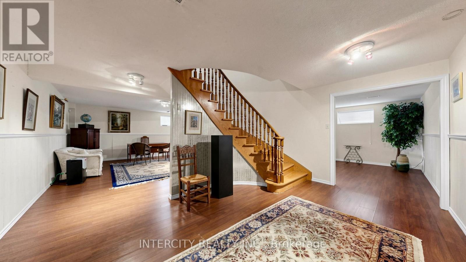 76 SPRUCE AVENUE - 41